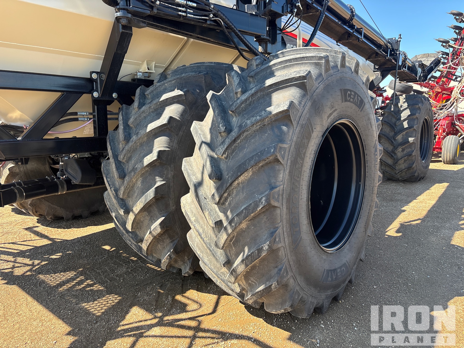 2023 Bourgault 3335-76PHD