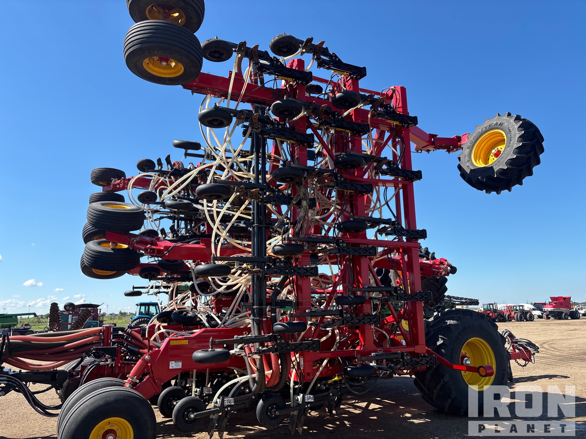 2023 Bourgault 3335-76PHD