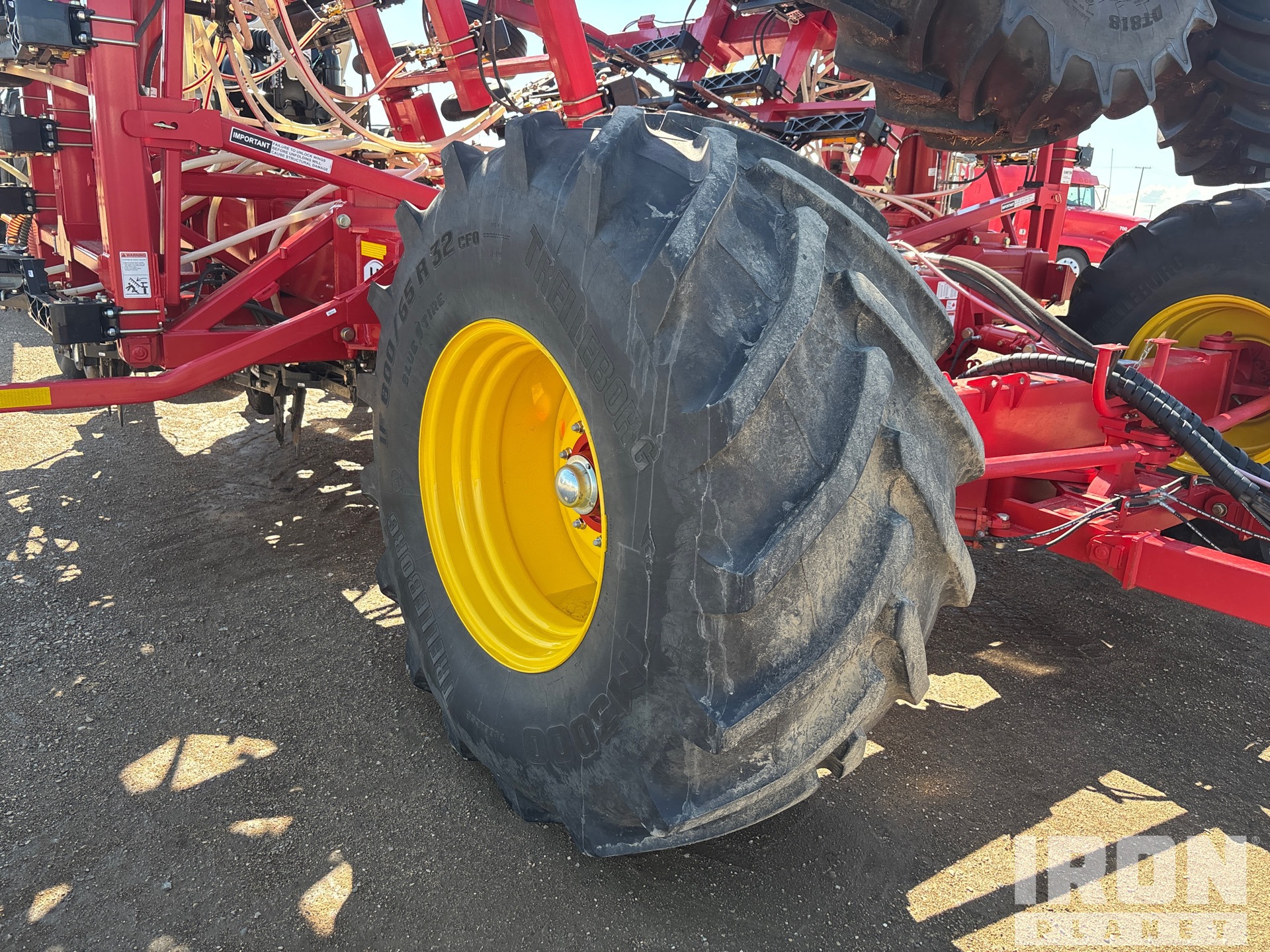 2023 Bourgault 3335-76PHD