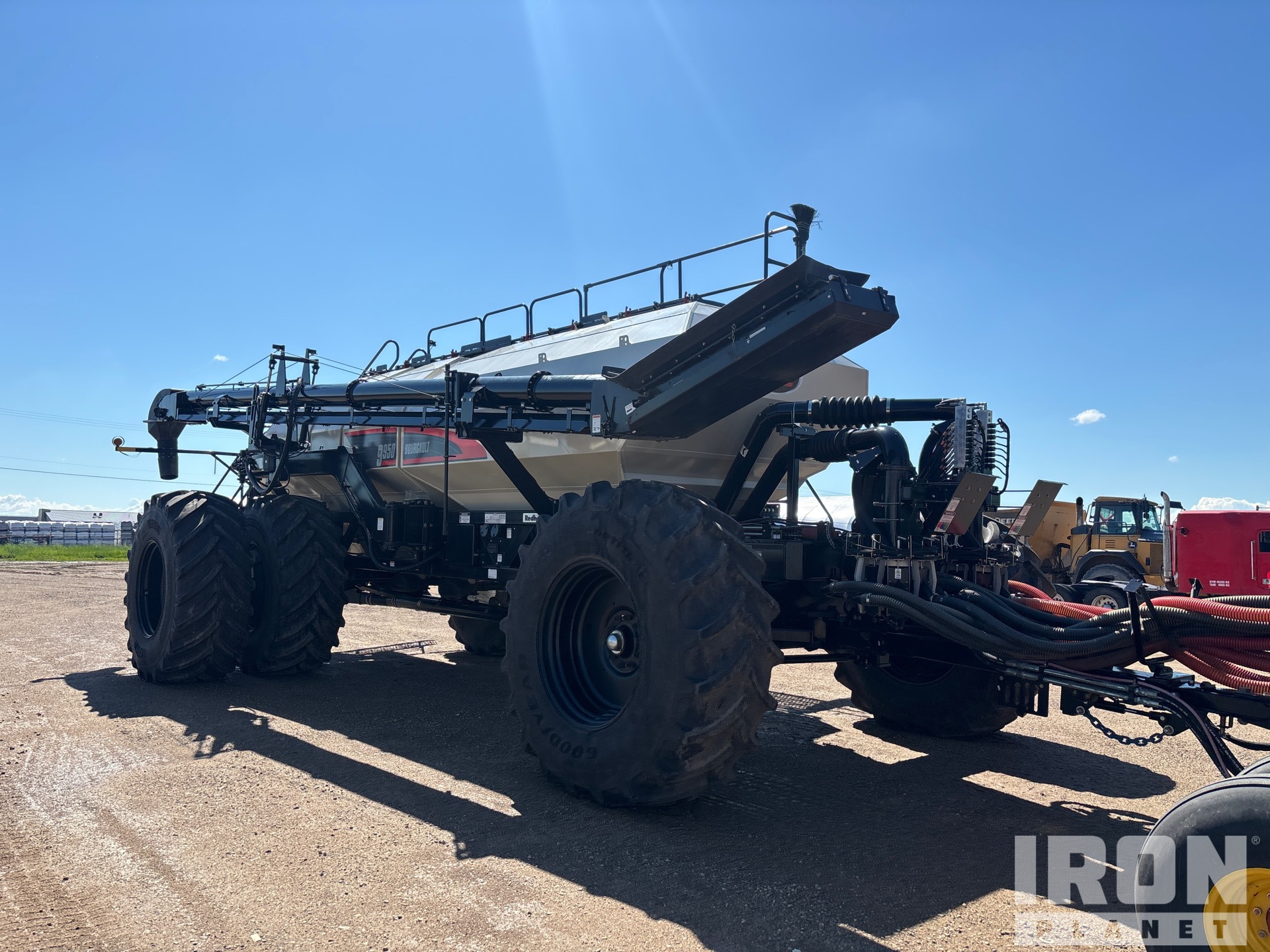 2023 Bourgault 3335-76PHD
