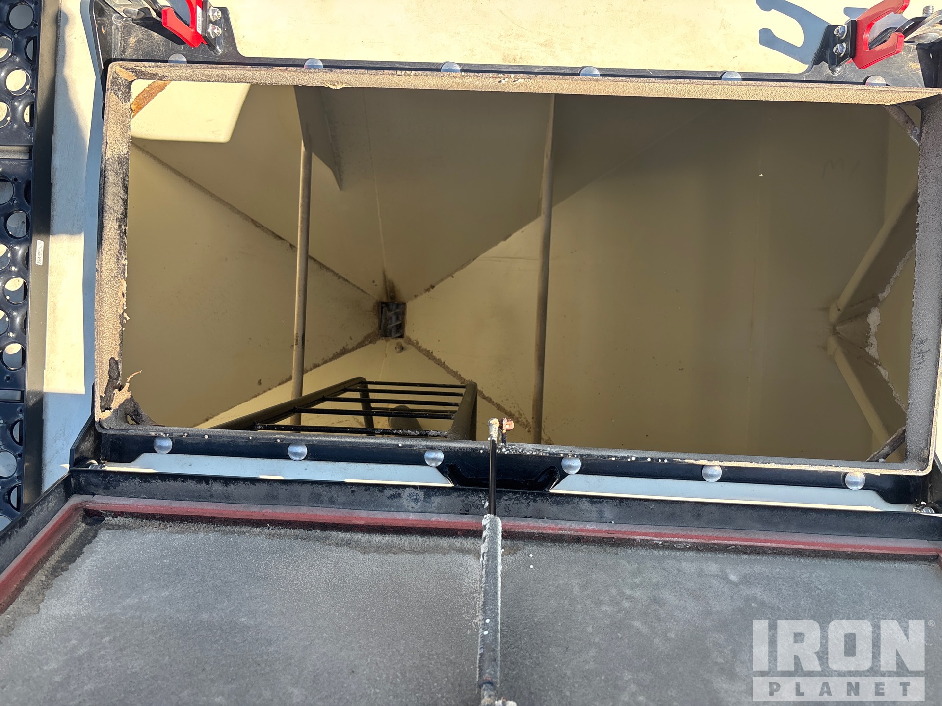 2023 Bourgault 3335-76PHD
