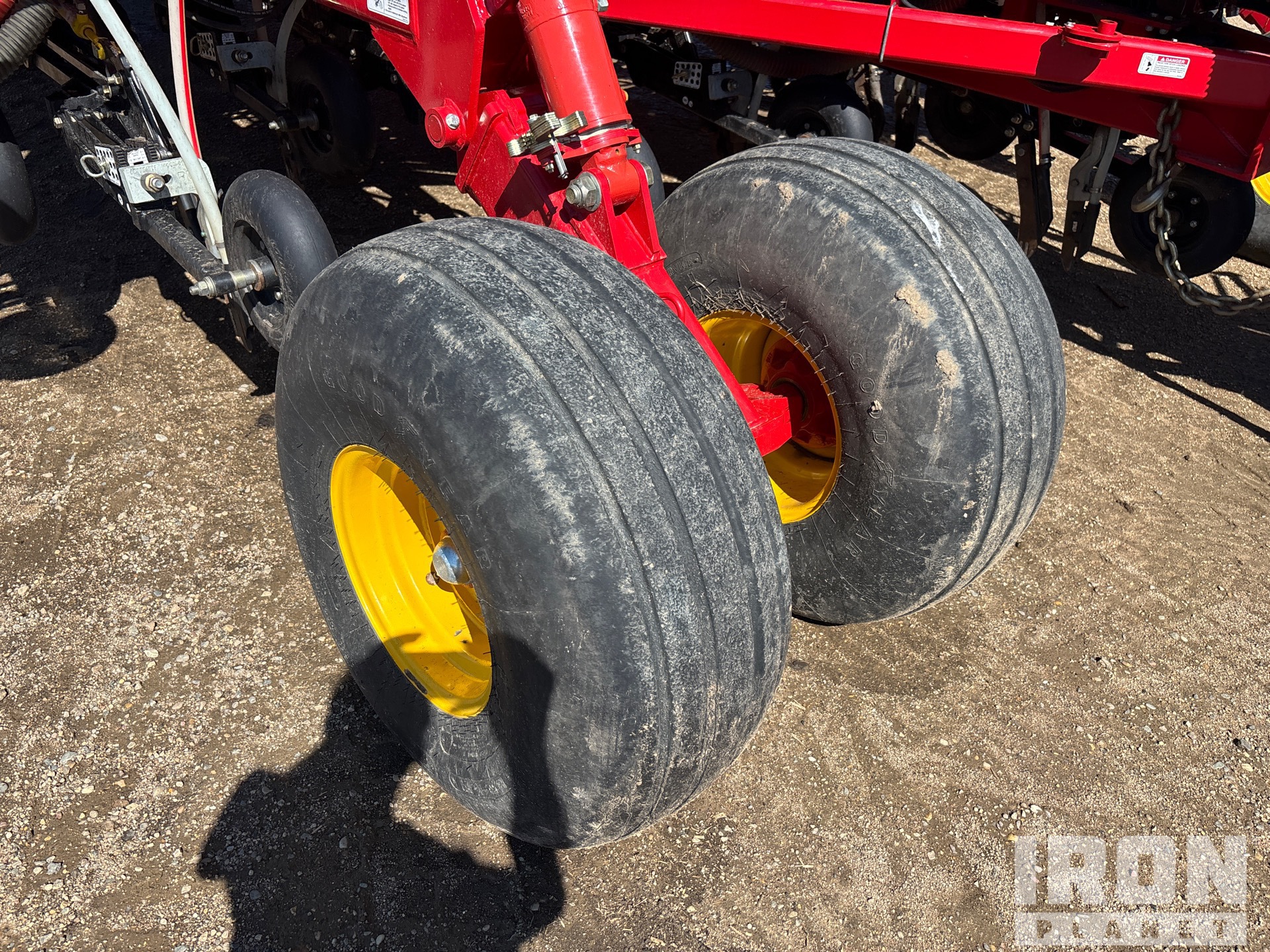 2023 Bourgault 3335-76PHD