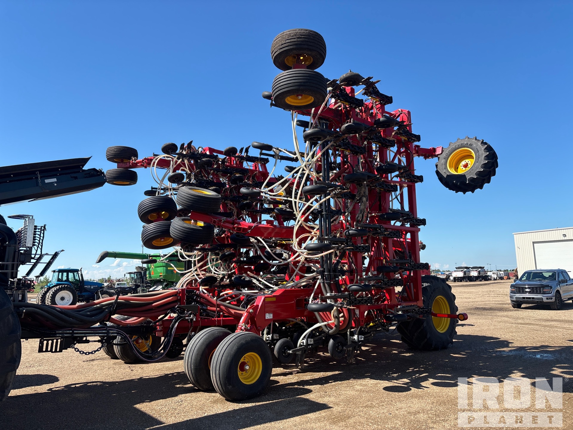 2023 Bourgault 3335-76PHD