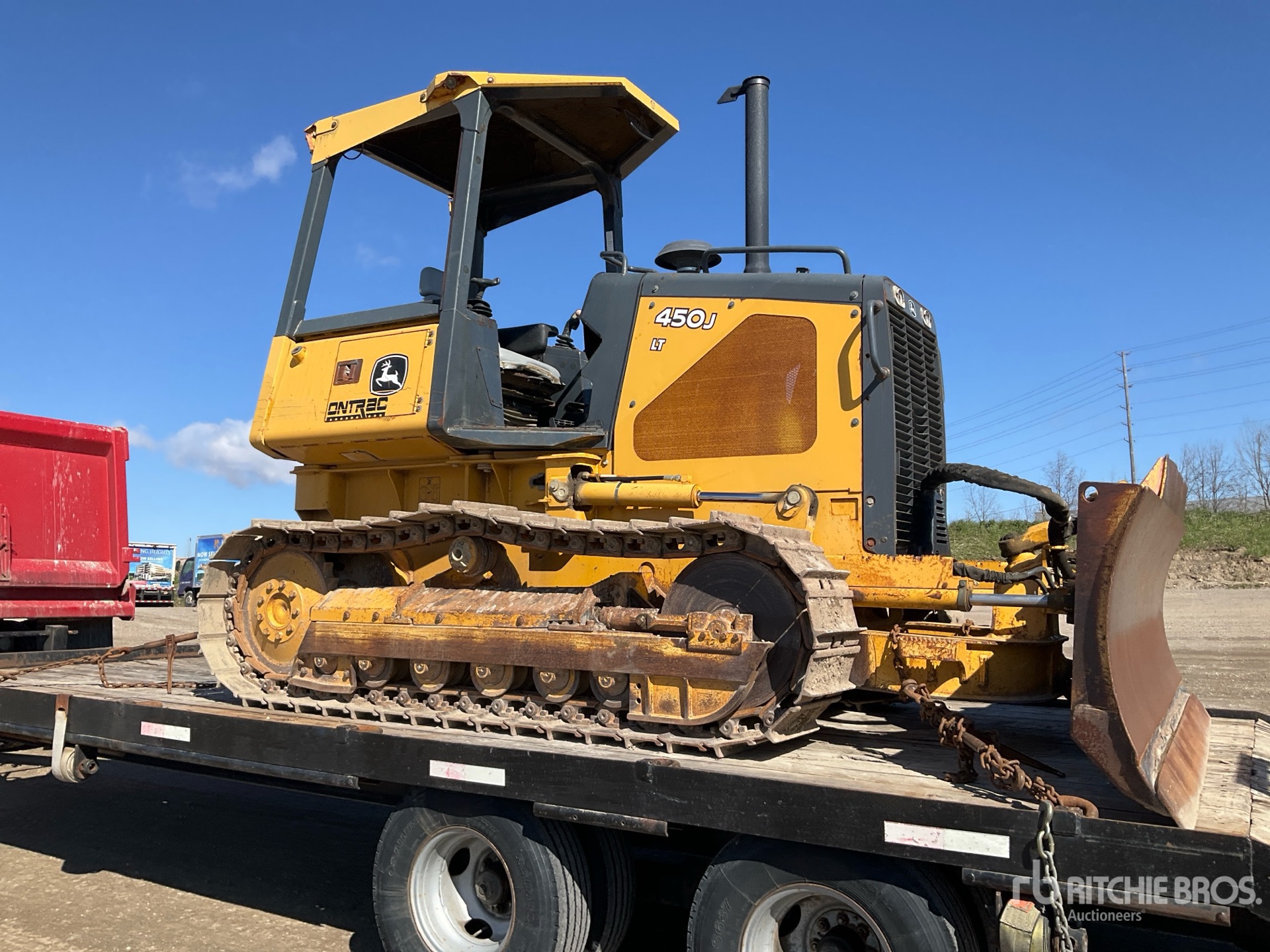 Photo of a 2005 John Deere 450J LGP