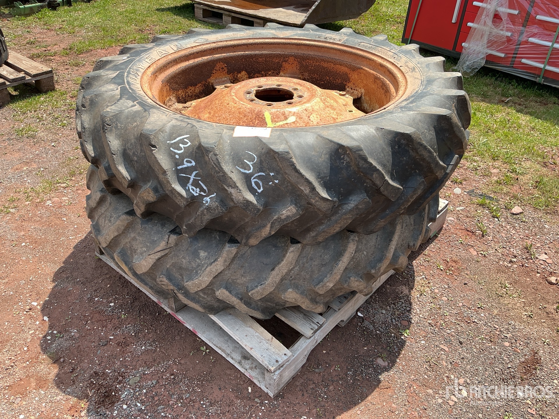 General Appearance with Picture, Left Front Corner