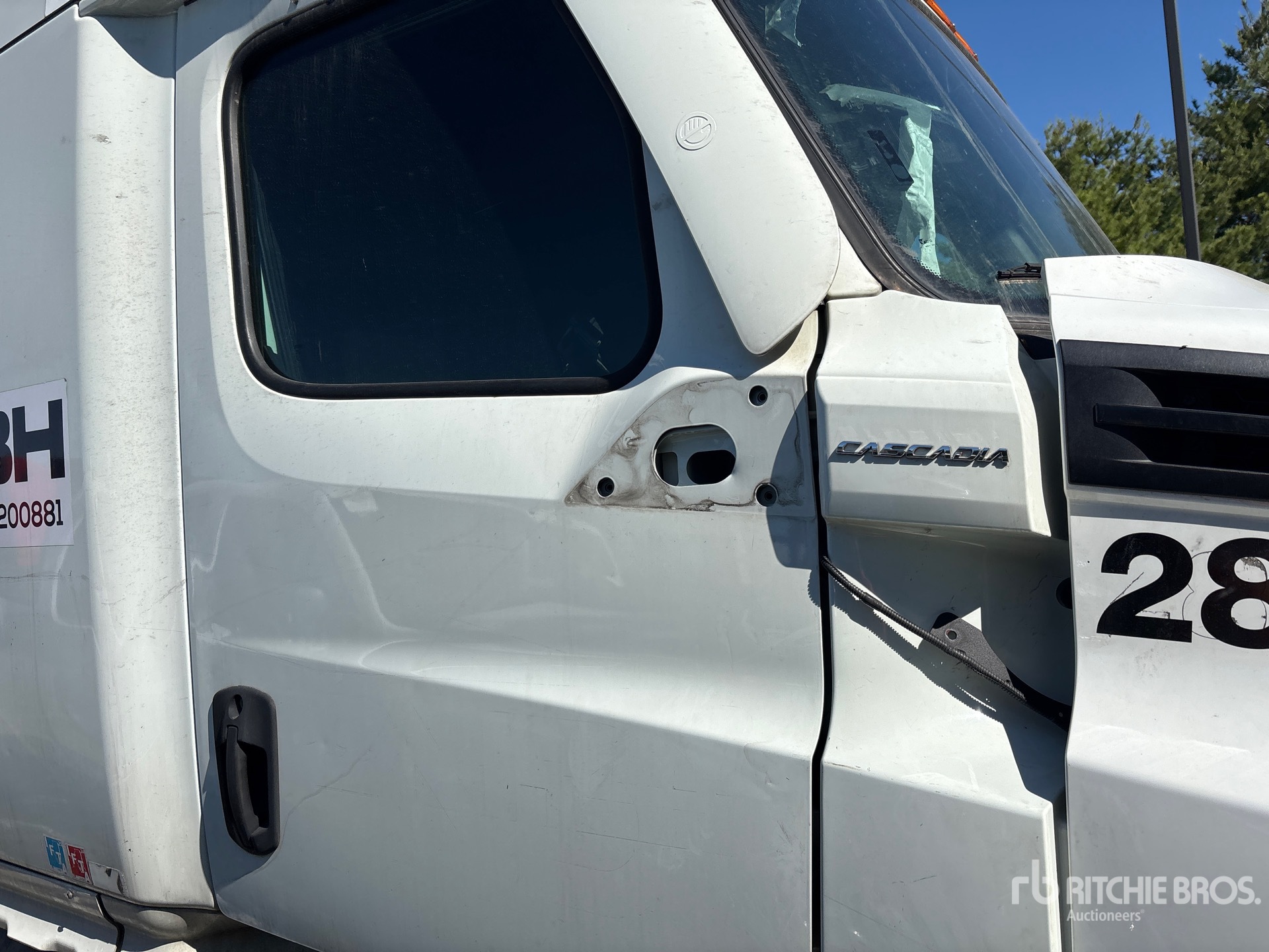 2021 Freightliner CASCADIA 126