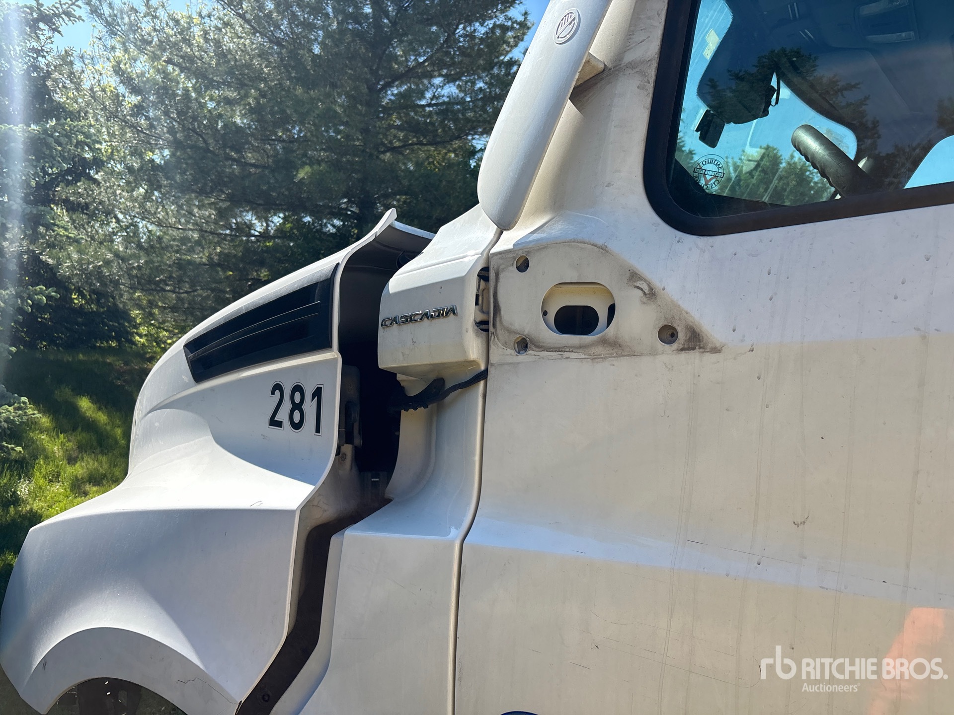 2021 Freightliner CASCADIA 126
