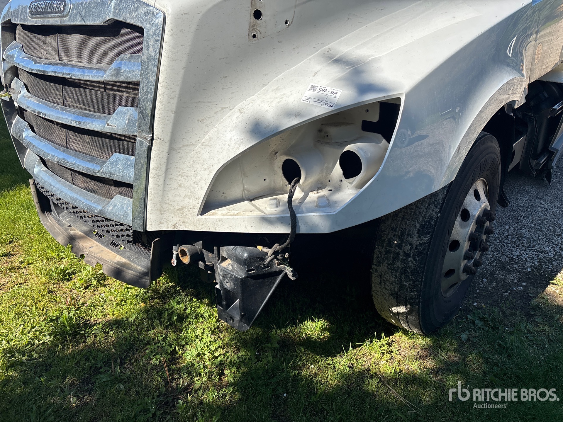 2021 Freightliner CASCADIA 126