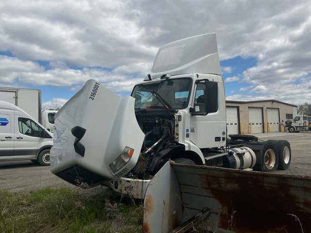 2016 Volvo VNM64T 6x4 T/A Day Cab Truck Tractor