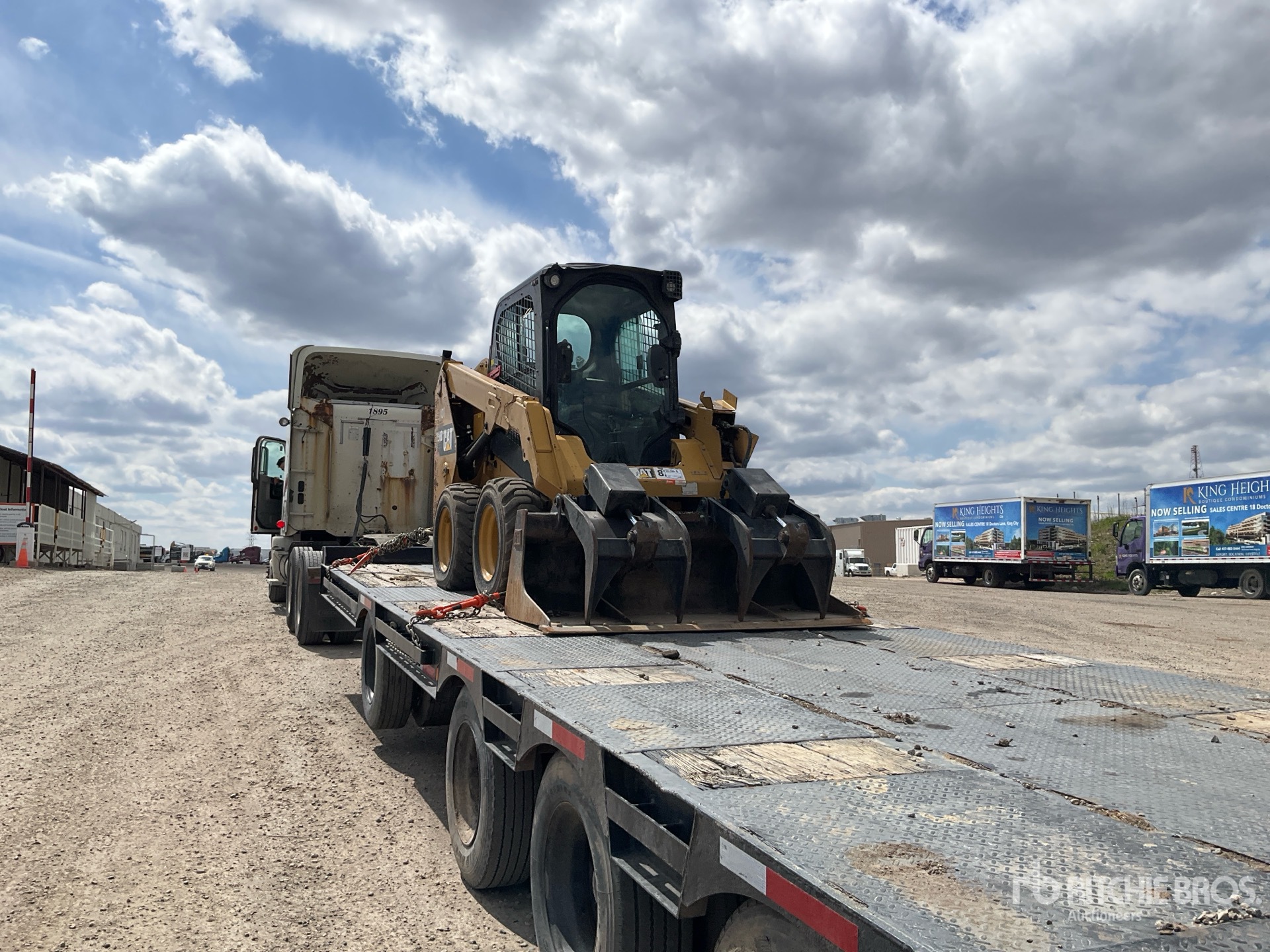Photo of a  Caterpillar 236D