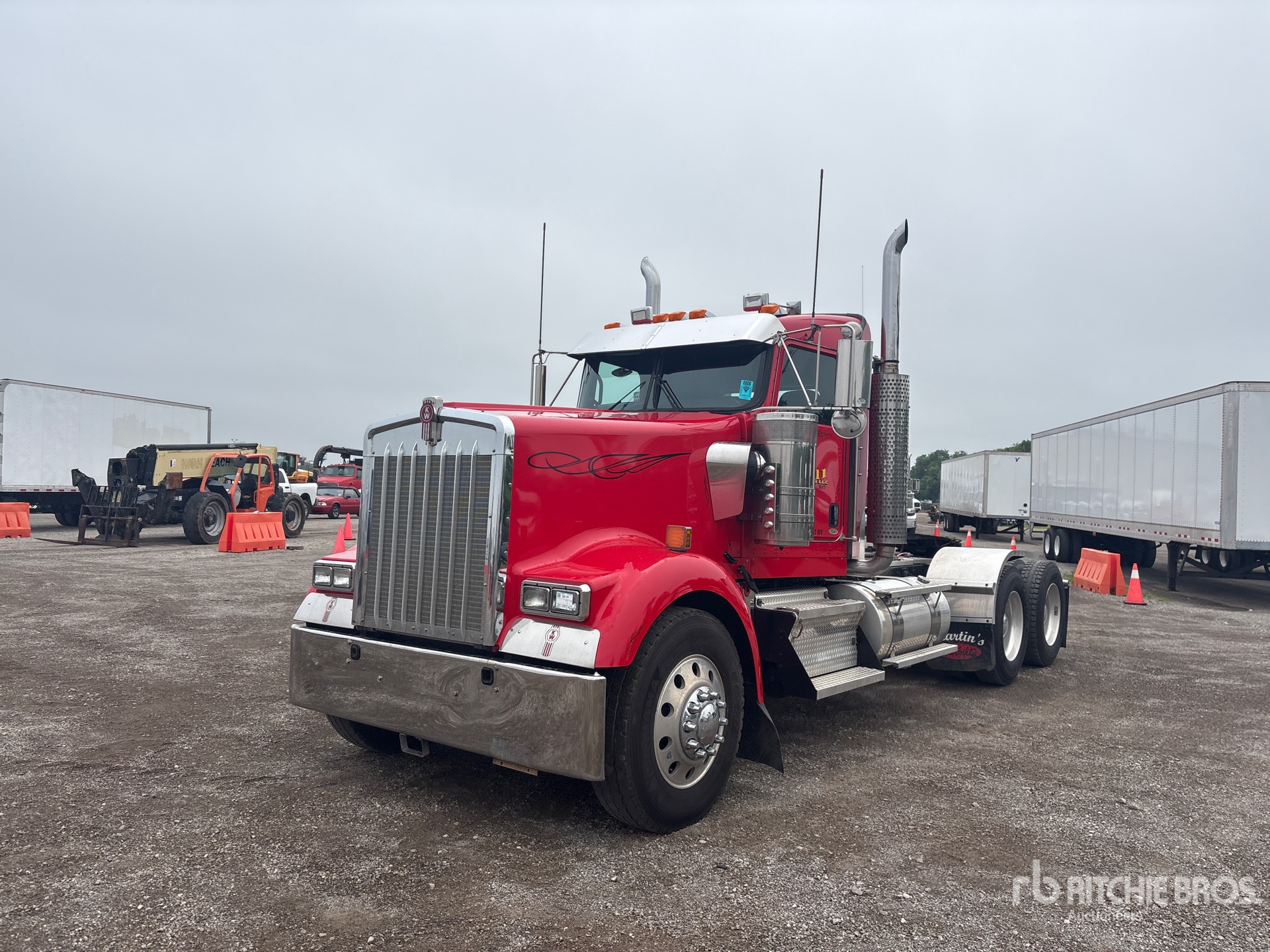 Photo of a 2018 Kenworth W900