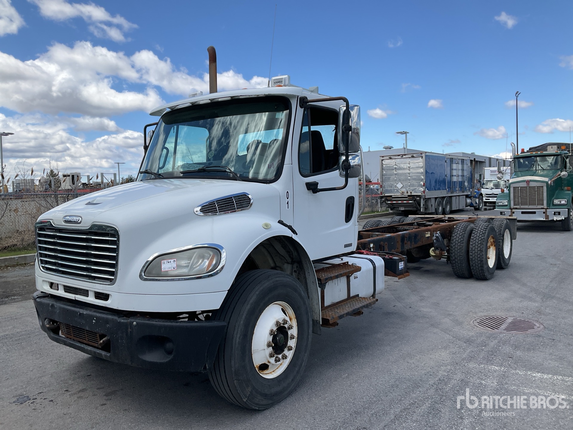 Photo of a 2010 Freightliner M2 106