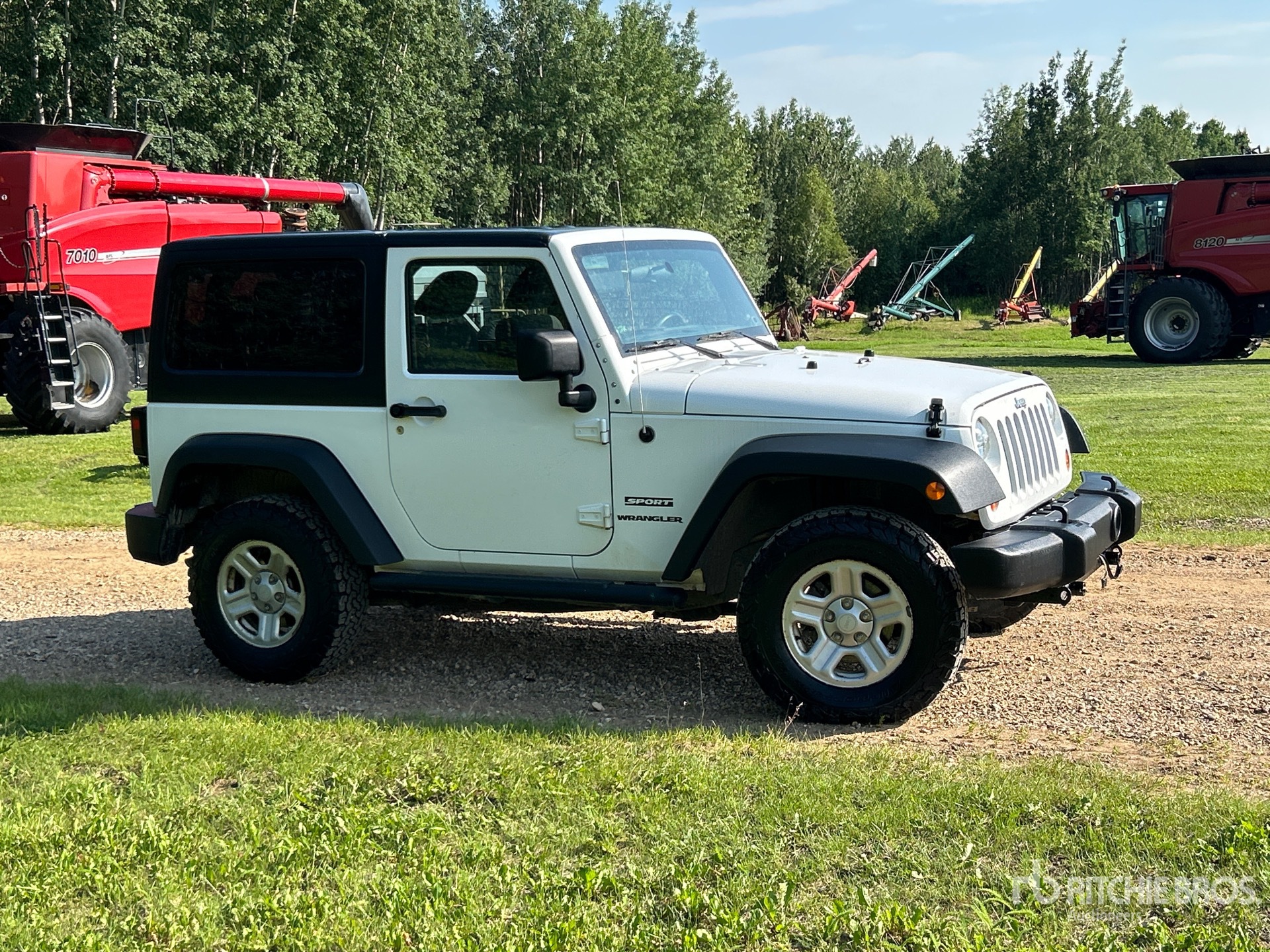 General Appearance with Picture, Right Front Corner