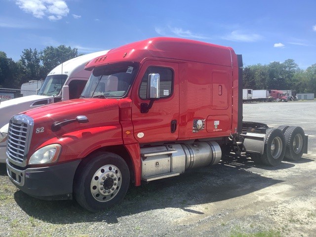 2018 Freightliner Cascadia 125 6x4 T/A Sleeper Truck Tractor 2018 Freightliner Cascadia 125 6x4 T/A Sleeper Truck Tractor