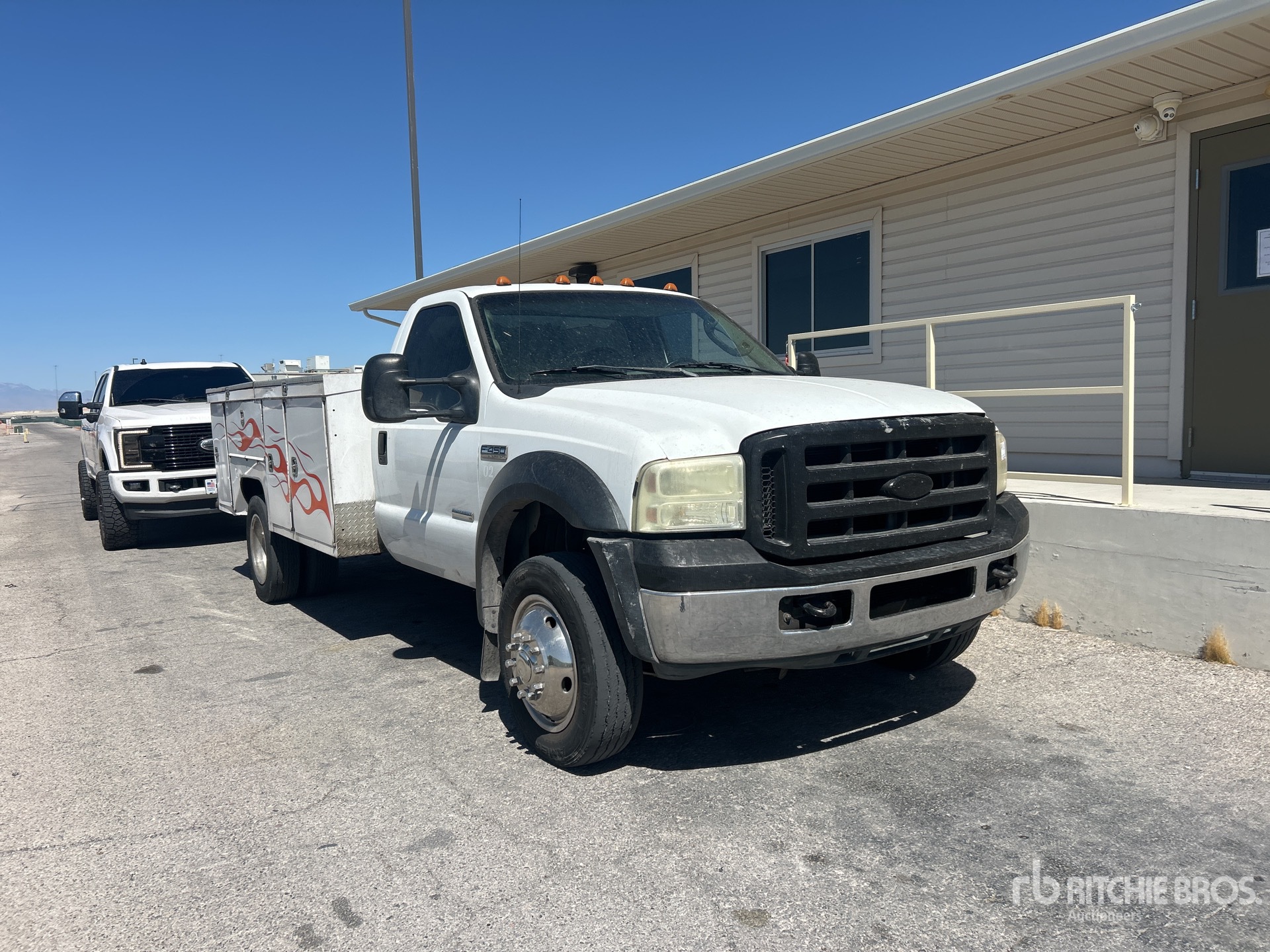 Photo of a 2006 Ford F-450