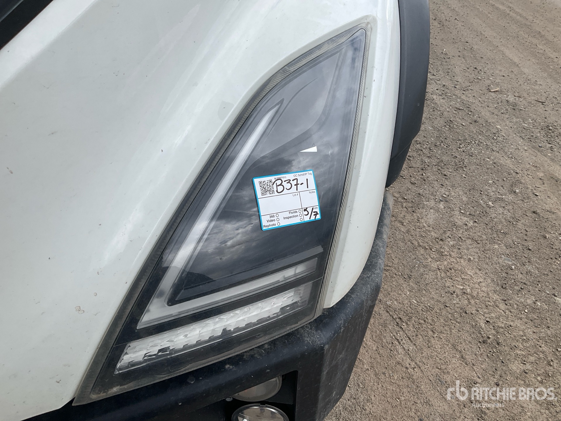 Photo of a 2022 Volvo VNL
