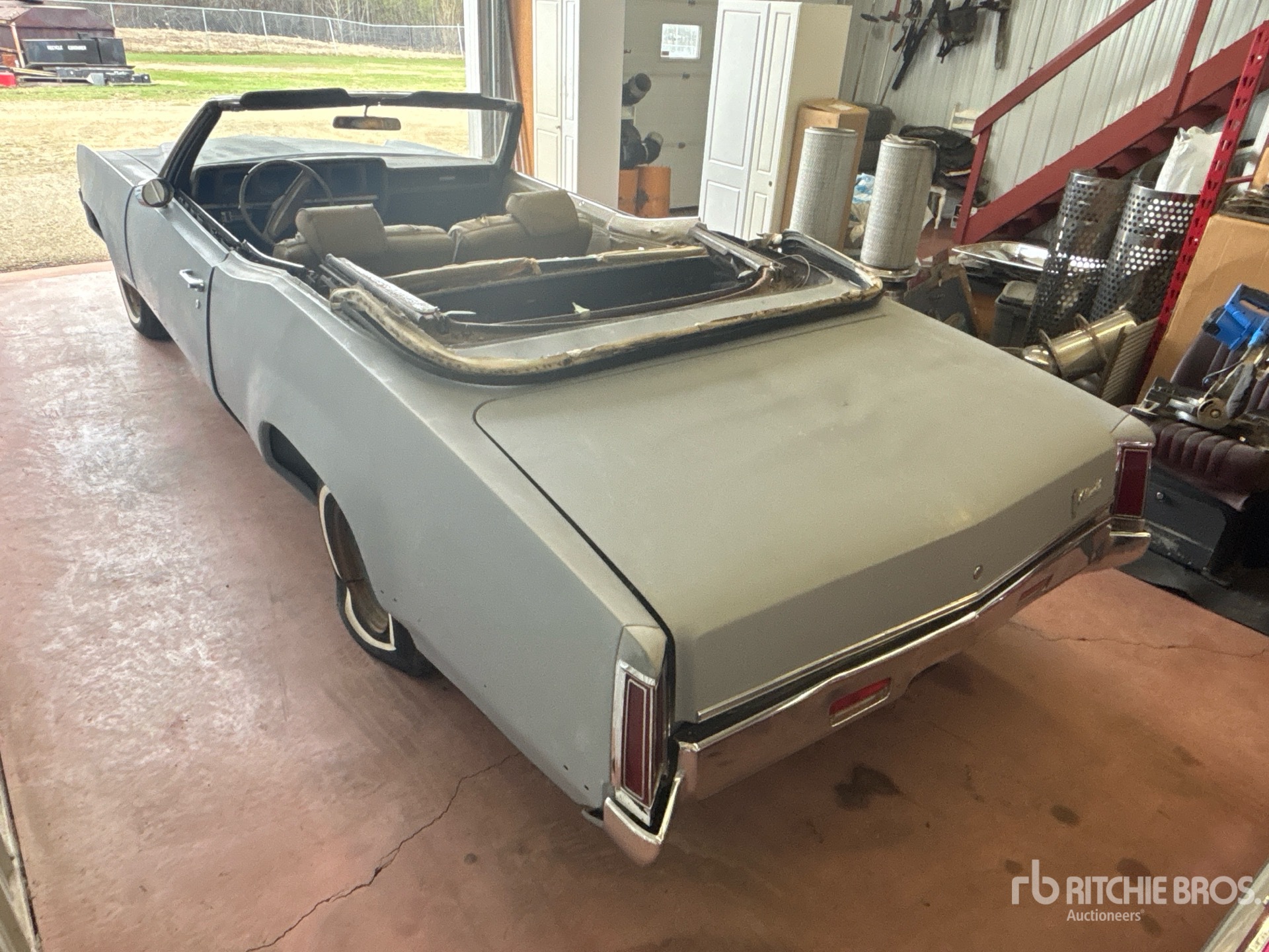 General Appearance with Picture, Left Rear Corner