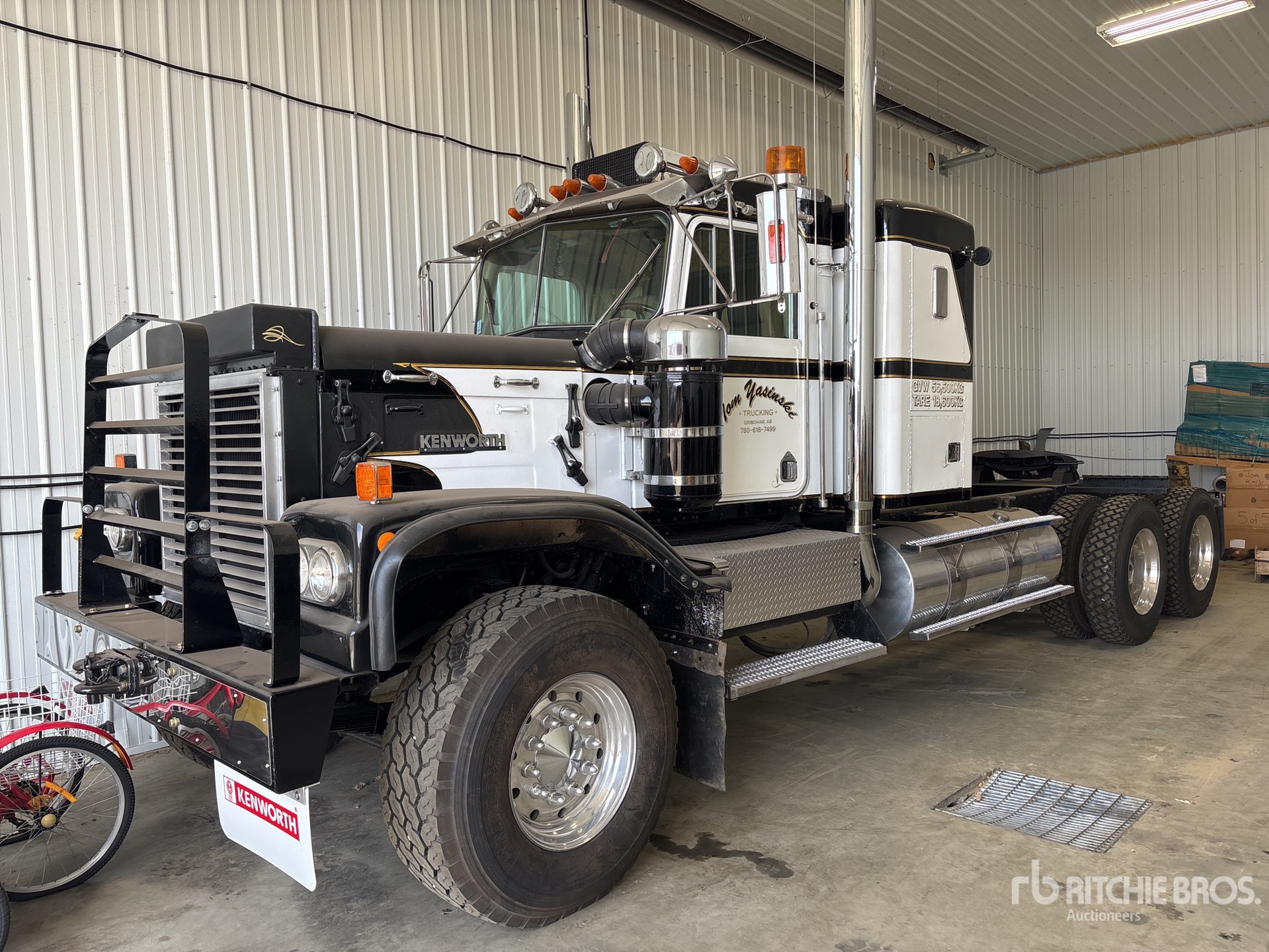 Photo of a 1980 Kenworth C550