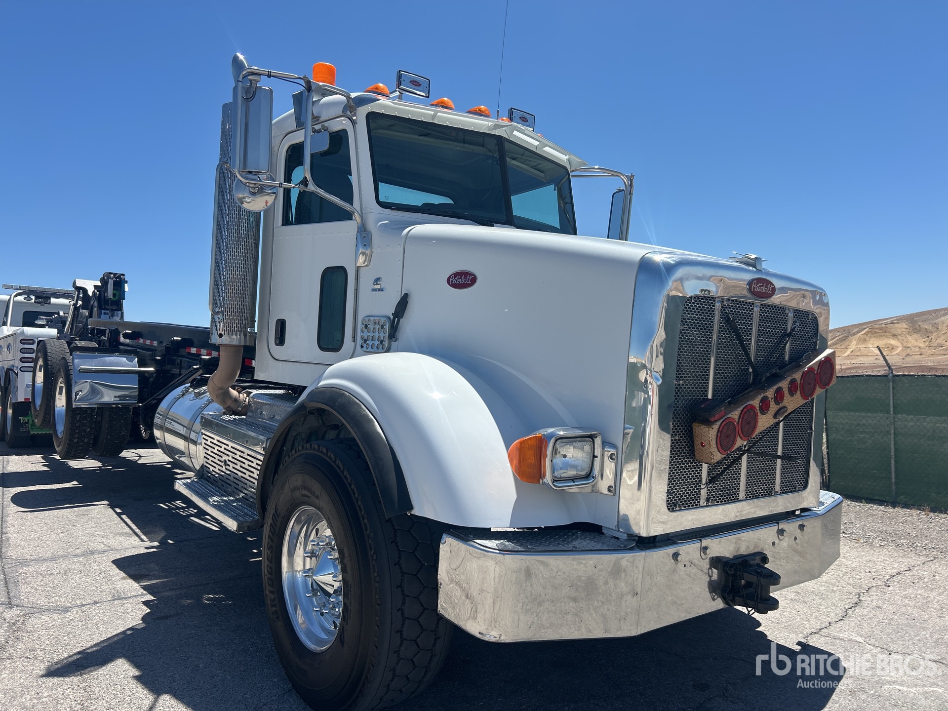 Photo of a 2014 Peterbilt 365