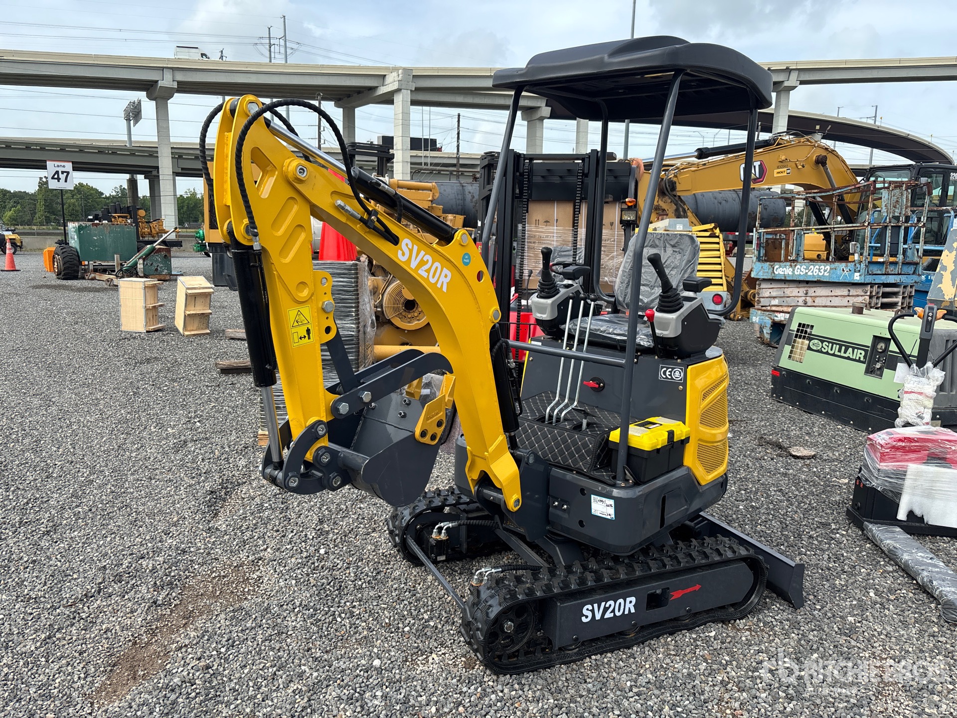 General Appearance with Picture, Left Front Corner