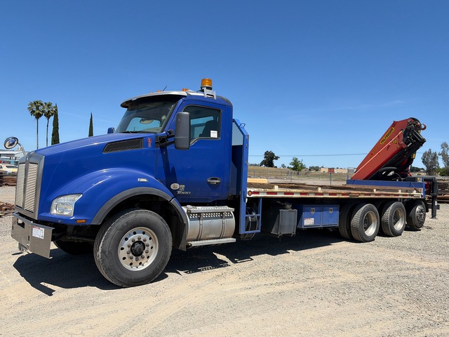 2018 Palfinger PK3002 21160 lb Knuckle Boom on 2019 Kenworth T880 8x4 Boom Truck