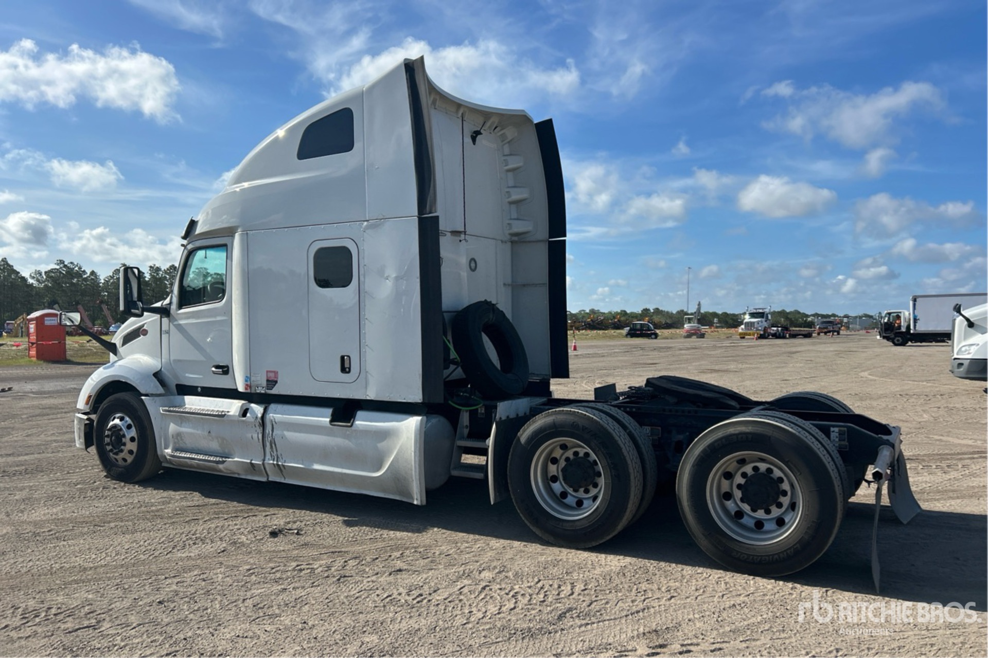 General Appearance with Picture, Left Rear Corner