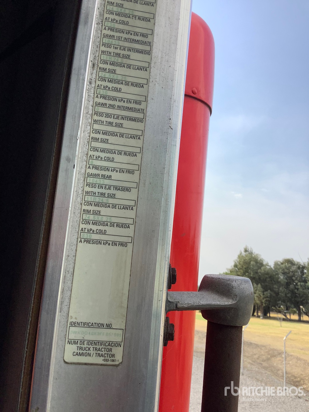 Photo of a 2015 Kenworth T800