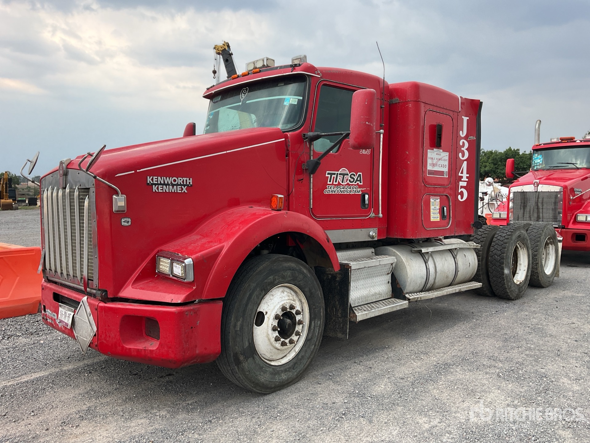 Photo of a 2015 Kenworth T800