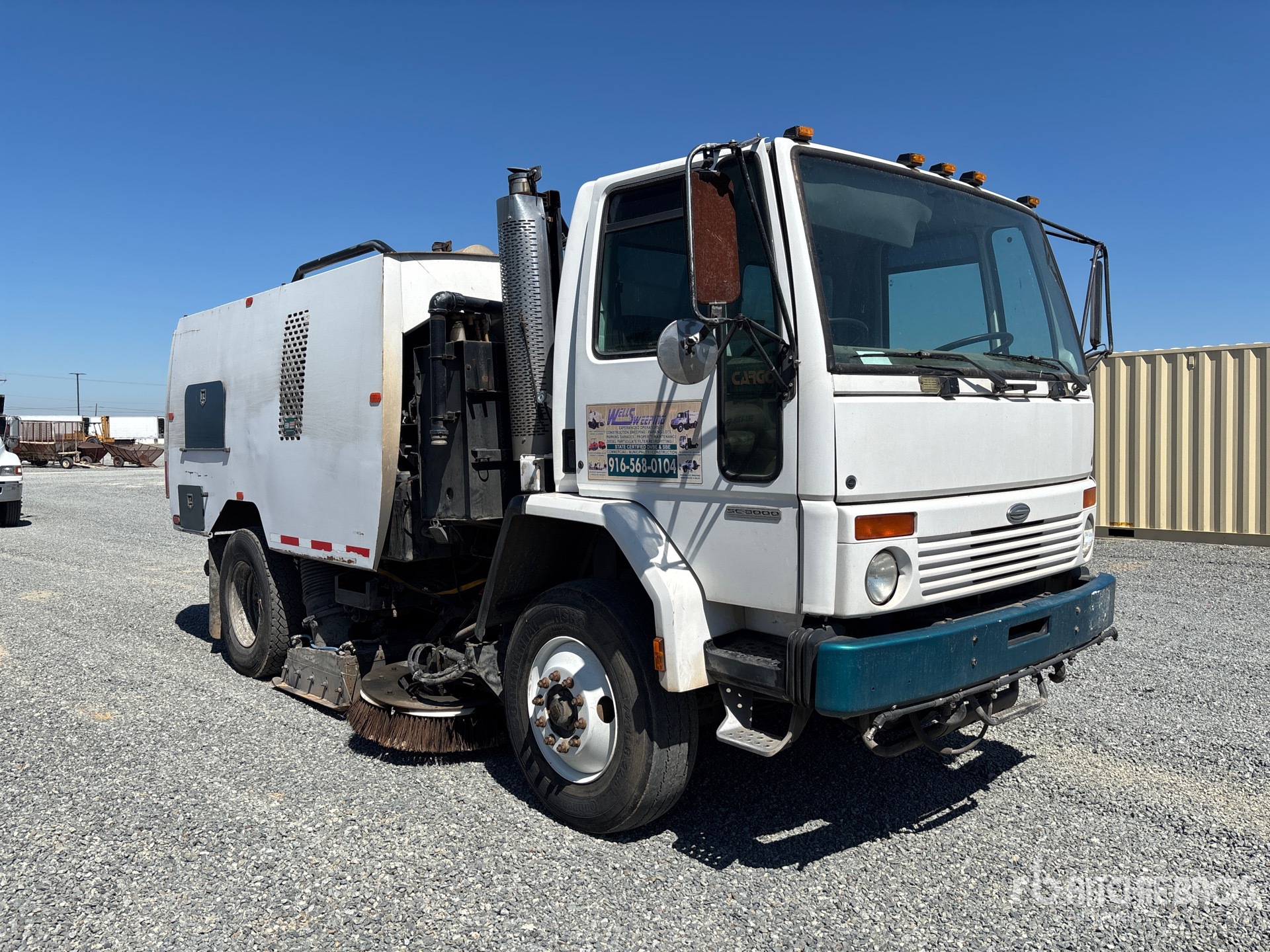 General Appearance with Picture, Right Front Corner