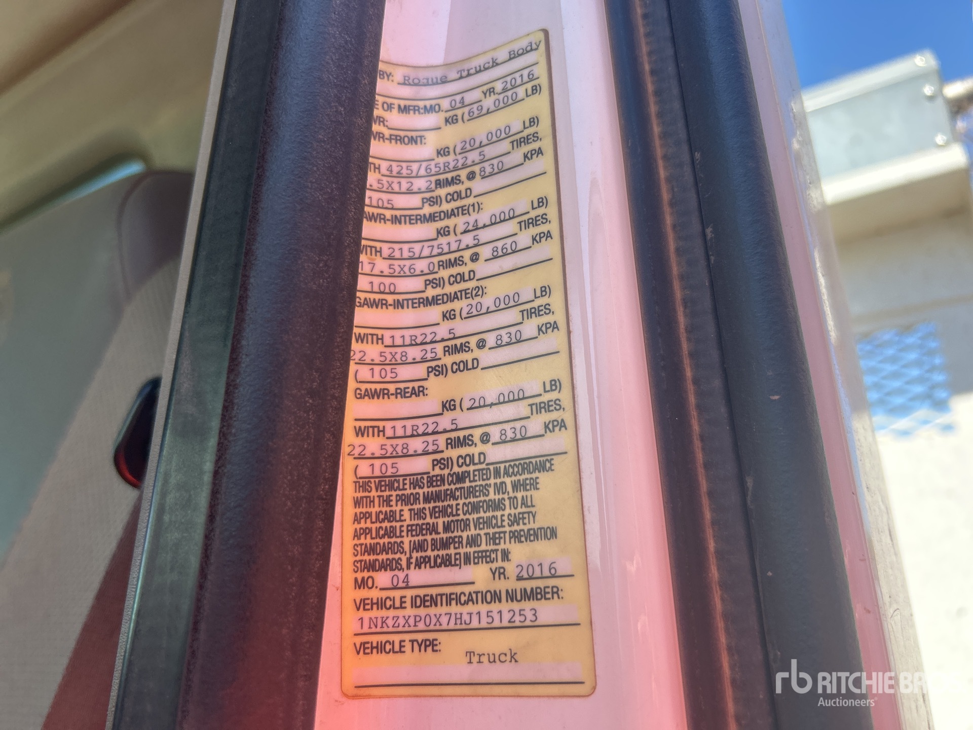 Photo of a 2017 Kenworth T880