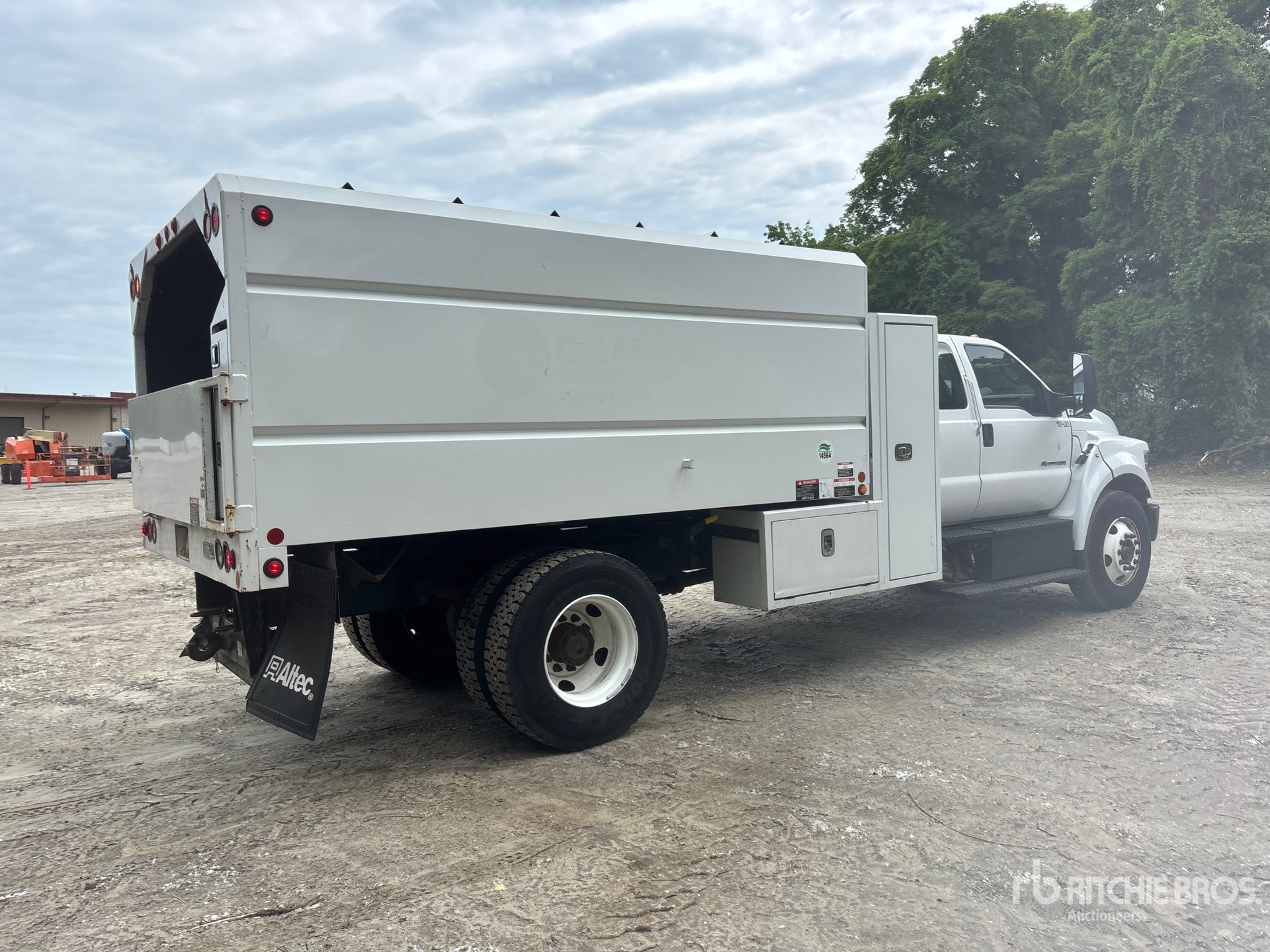 General Appearance with Picture, Right Rear Corner
