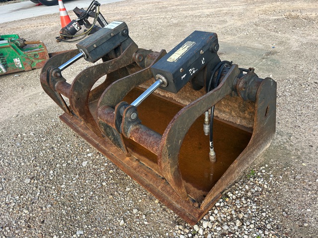 2019 Bobcat 7168342 62 in Skid Steer Grapple Bucket 2019 Bobcat 7168342 62 in Skid Steer Grapple Bucket
