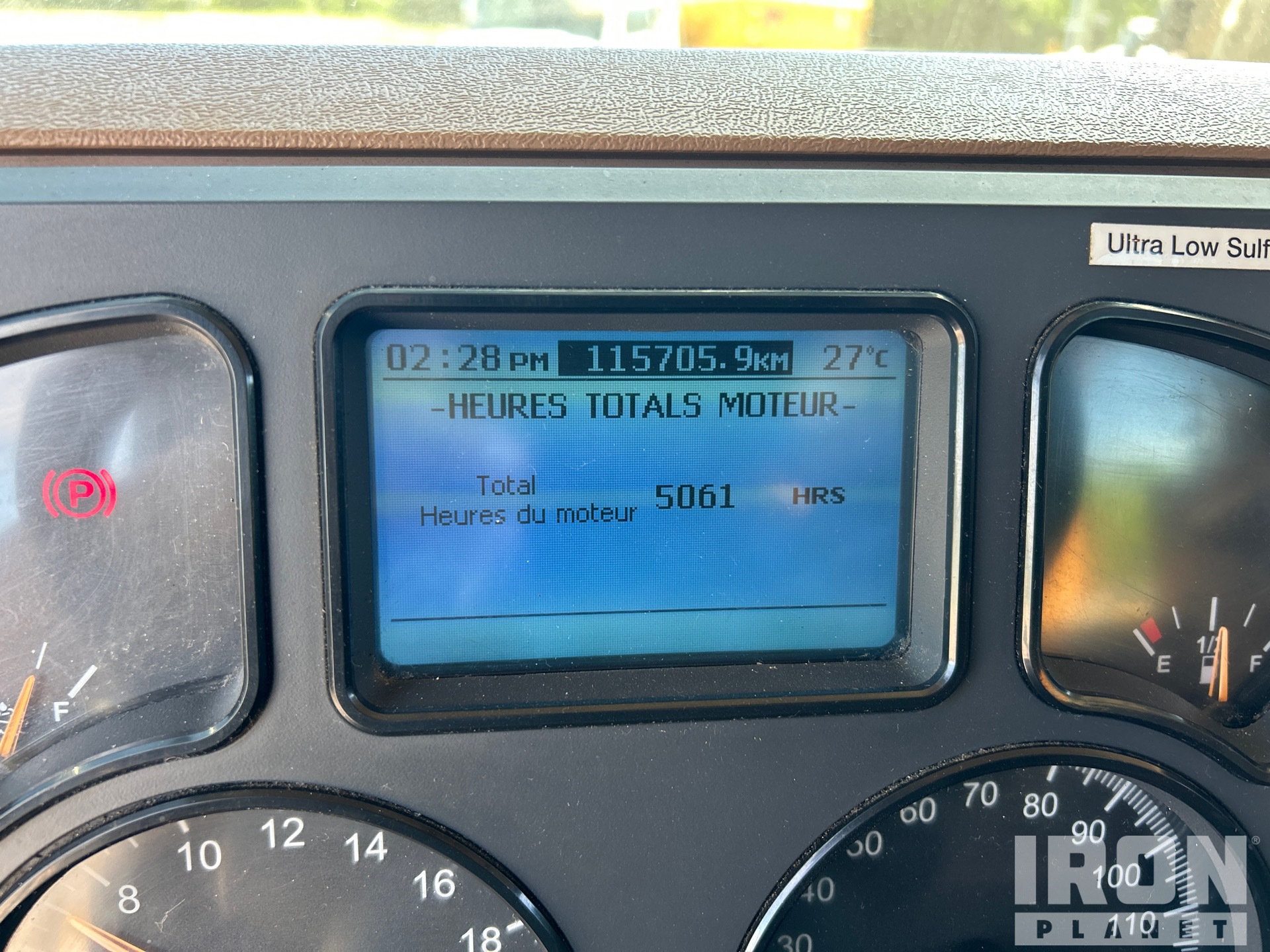 2014 Mack GU433