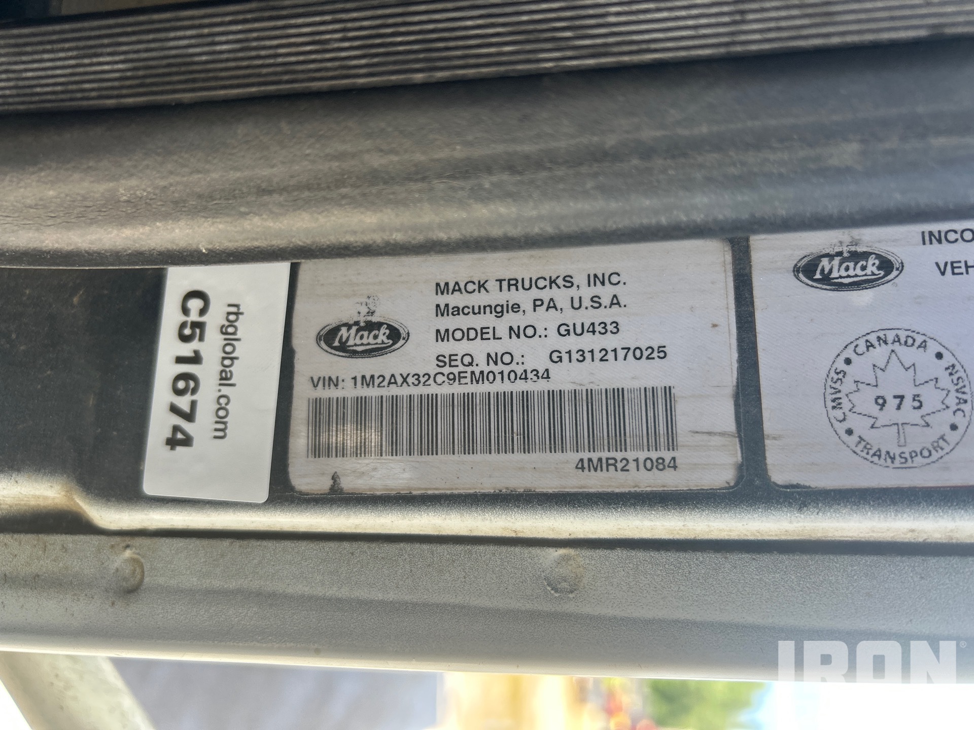 2014 Mack GU433