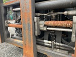 Hydraulics with Fork Positioning Cylinder (on fork carriage)