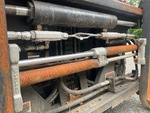 Hydraulics with Fork Positioning Cylinder (on fork carriage)