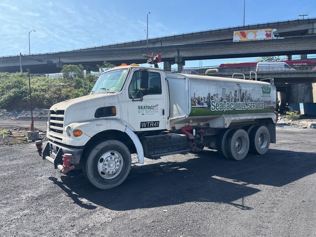 1999 Sterling LT7501 4000 gal 6x4 Water Truck