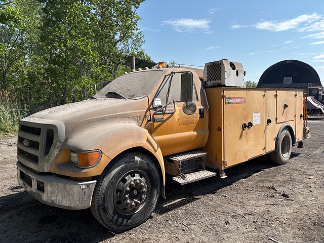 2006 Ford F-650 XLT 4x2 Service Truck