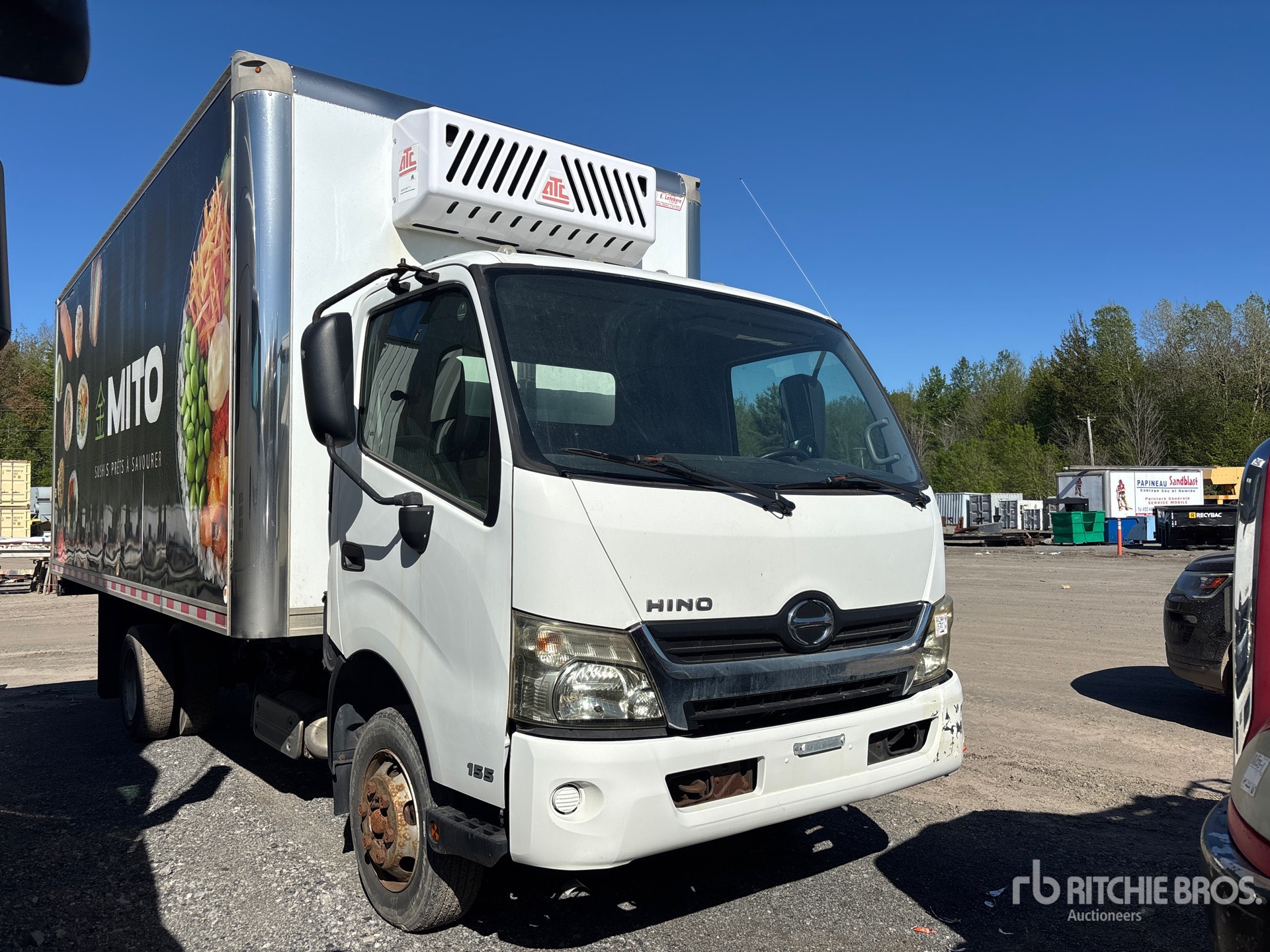 General Appearance with Picture, Right Front Corner