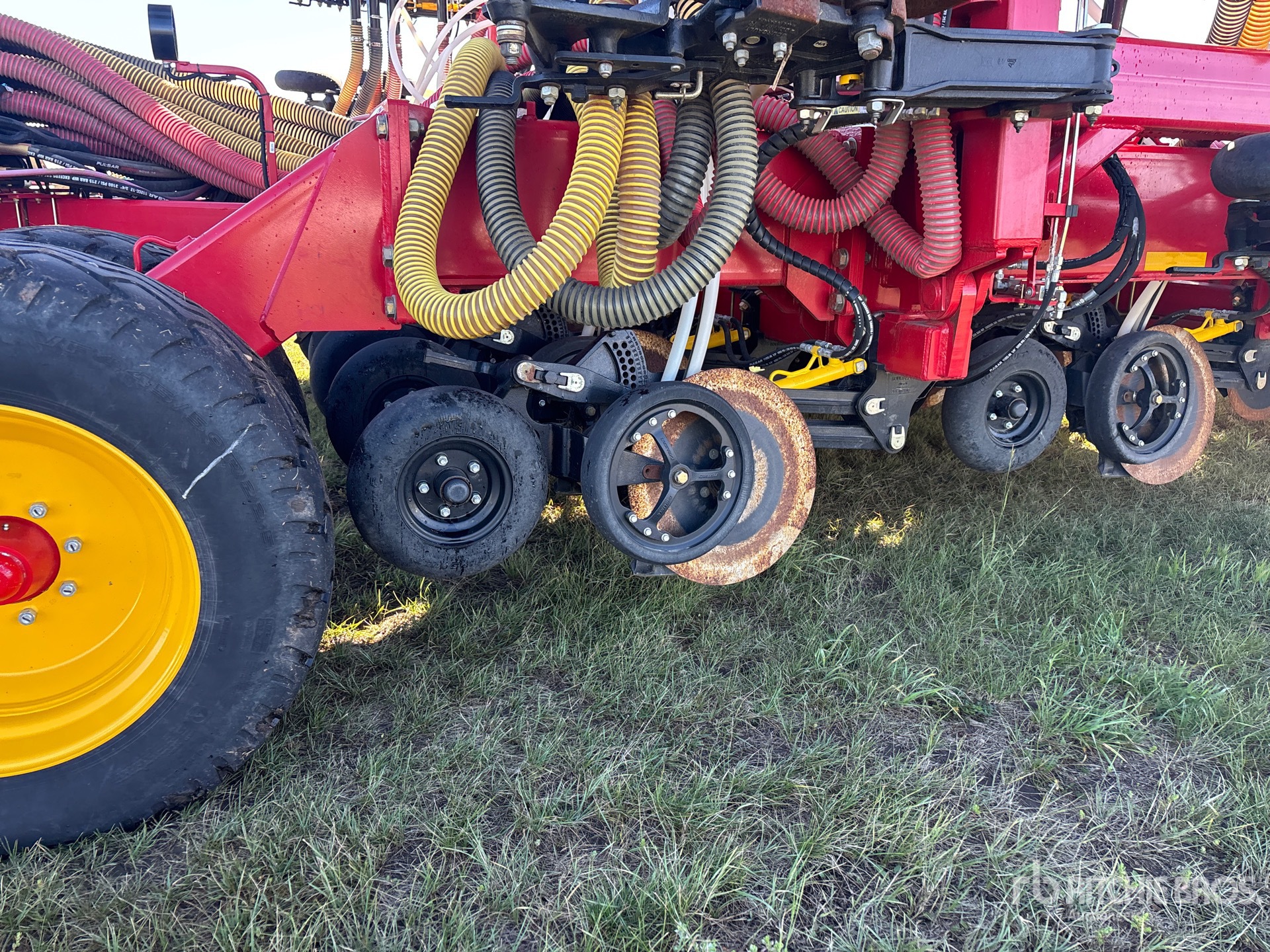 2024 Bourgault 3720 PCD HF