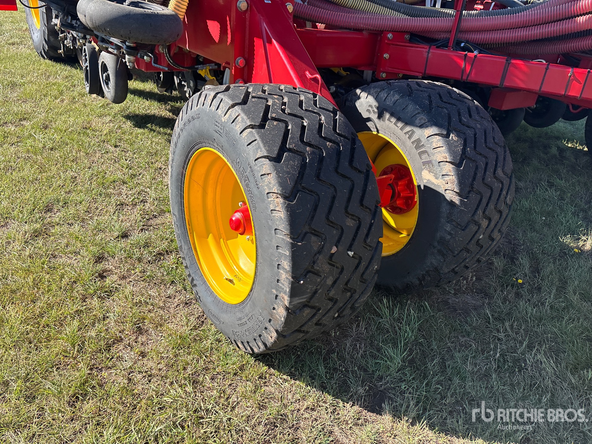 2024 Bourgault 3720 PCD HF