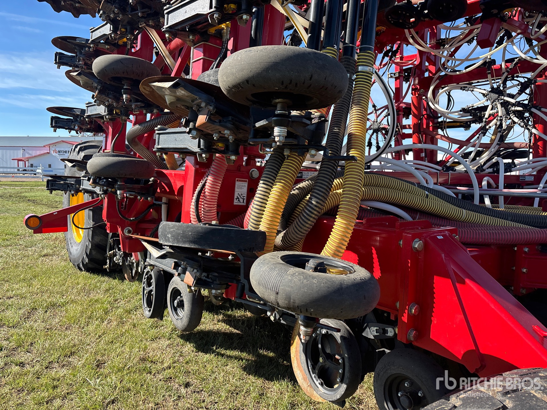 2024 Bourgault 3720 PCD HF