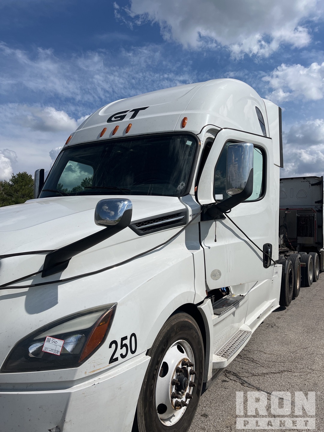 2020 Freightliner CASCADIA