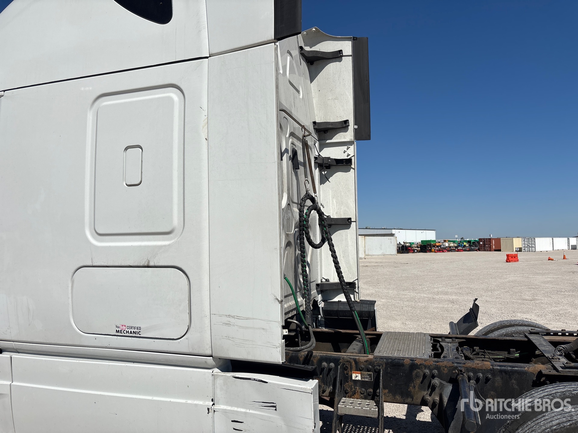 2020 Freightliner CASCADIA