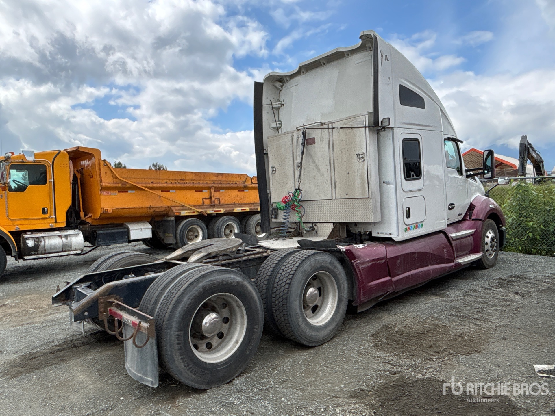 General Appearance with Picture, Right Rear Corner