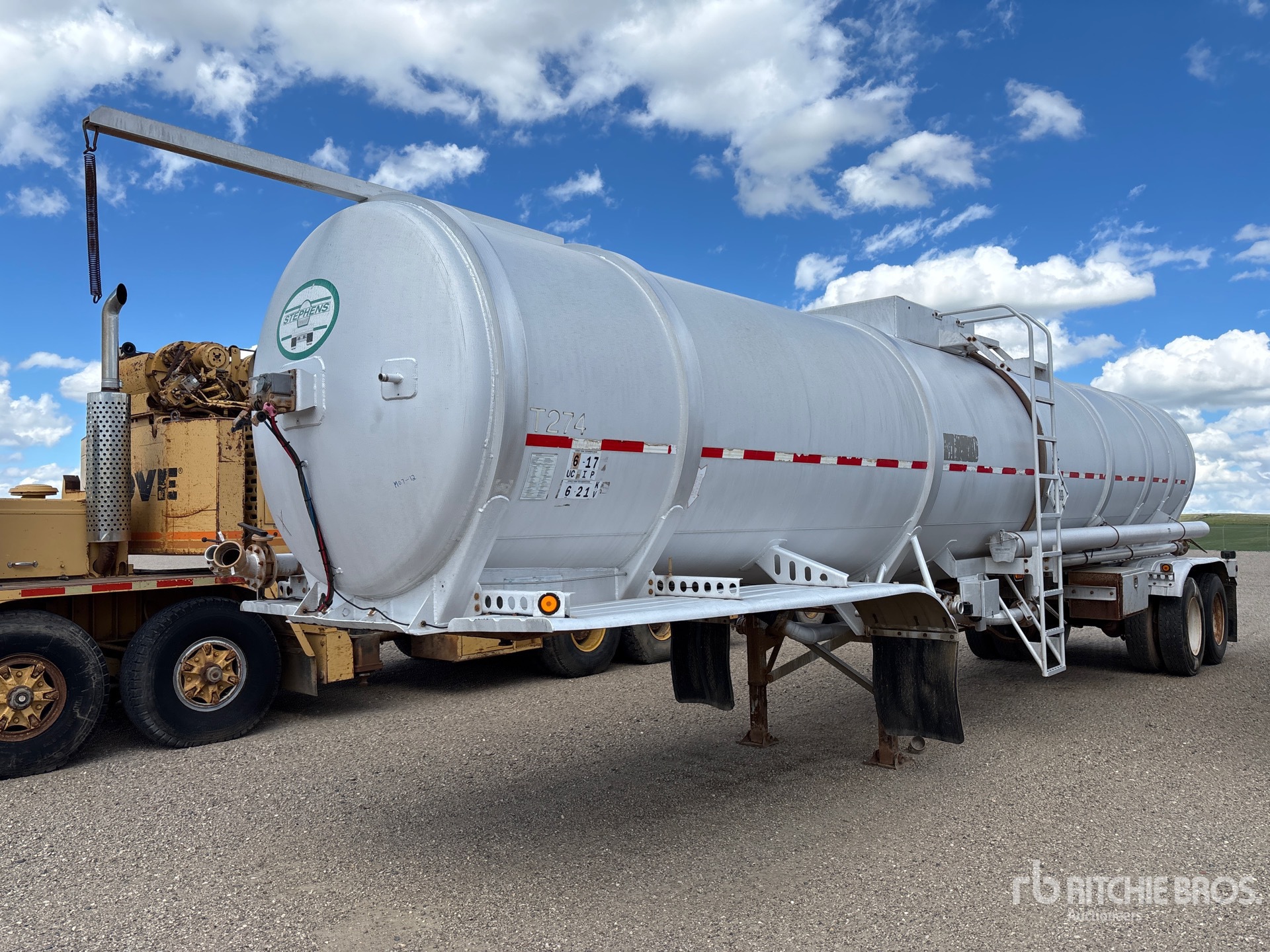 Photo of a 2008 Stephens 8820 gal T/A Crude