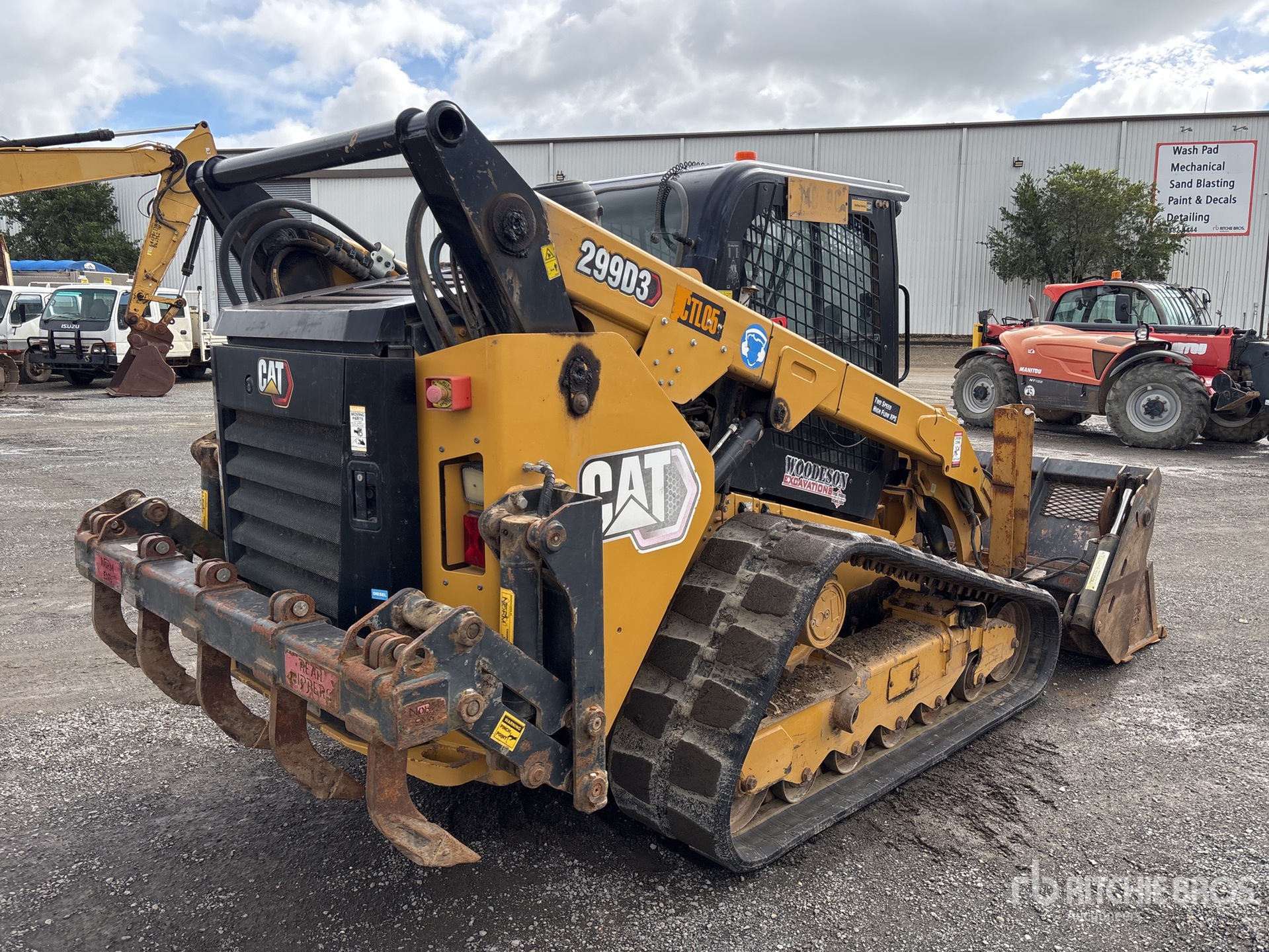 General Appearance with Picture, Right Rear Corner