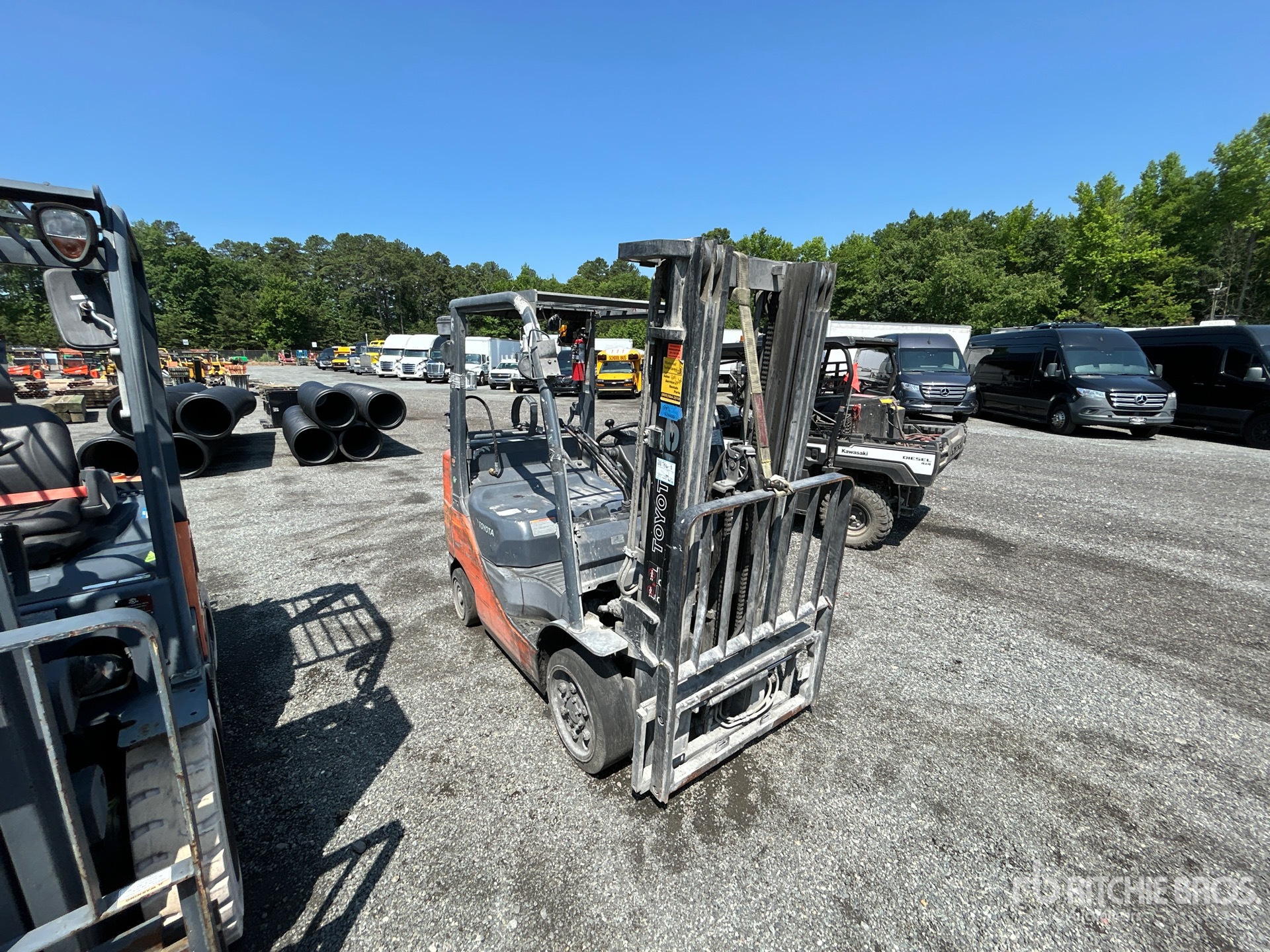General Appearance with Picture, Right Front Corner
