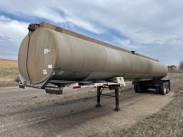 1976 (unverified) Pennco 9200 gal T/A Tanker Trailer