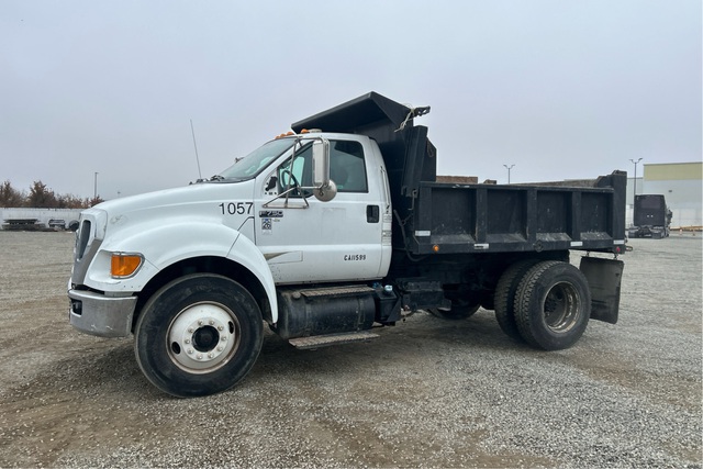 2011 Ford F-750 4x2 S/A Dump Truck